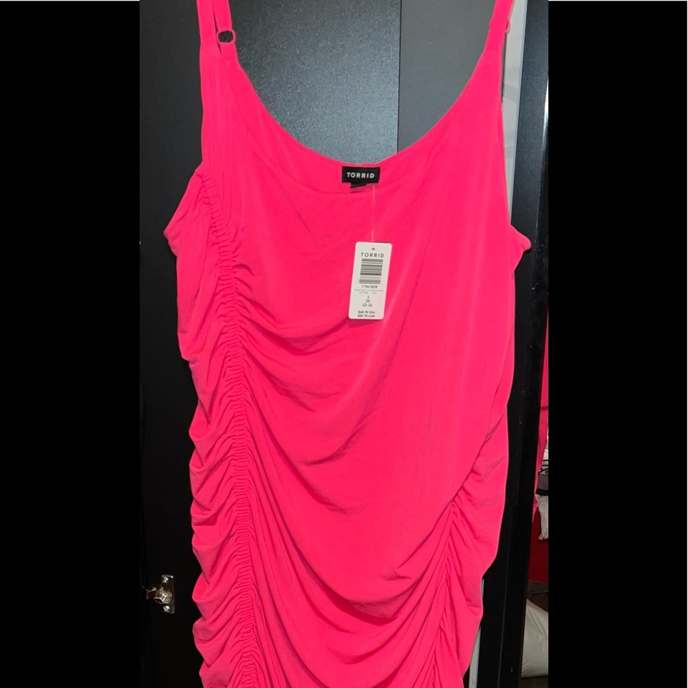 Torrid Hot Pink body con dress - New with Tags size 3 - Picture 2 of 3